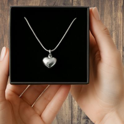 collier cœur coffret en main