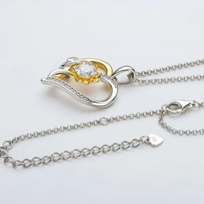 collier en coeur moissanite étincelante