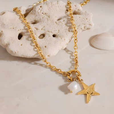 collier femme évoque la plage