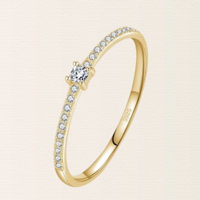 bague de promesse pierre en forme carrée