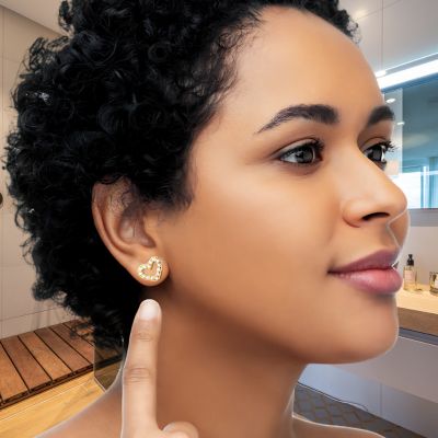 boucle d'oreille cœur femme cheveux courts