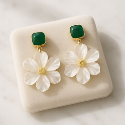 boucle d'oreille fleur sur présentoir