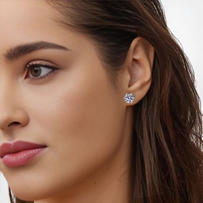 boucles d'oreilles femme maquillage léger