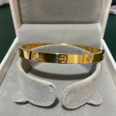 bracelet tendance femme dore design luxueux