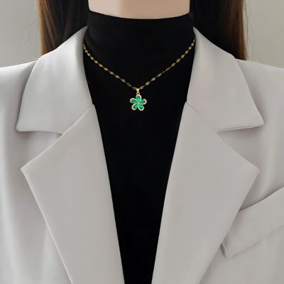 collier fleur design vintage