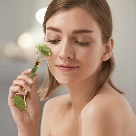 Gua sha visage drainage utilisation coté dentée