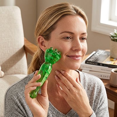 Gua sha visage vert utilisation détente télétravail