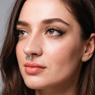 piercing nez pointes symétriques